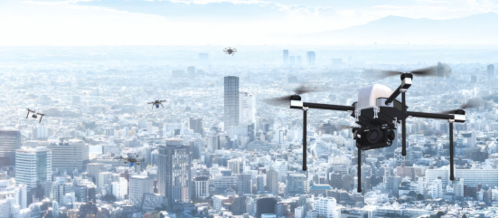 户外作业阳光照射下的无人机