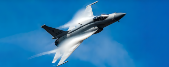  强太阳辐射下的军用战机